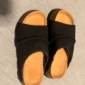 UGG Sunskip Slide in Black Size 6